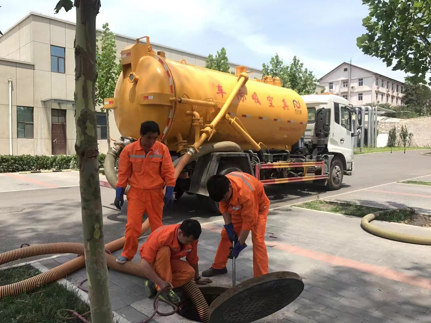 岷县化粪池清理与5-8吨吸粪车施工效率分析